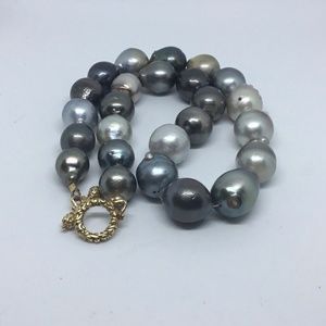 Tahitian pearl necklace,  16 inches, vermeil clasp